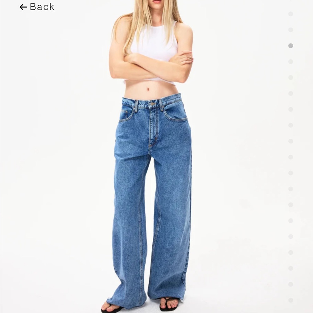 Khy Classic Low Rise Denim. Size 26. Light Wash. New with tags.